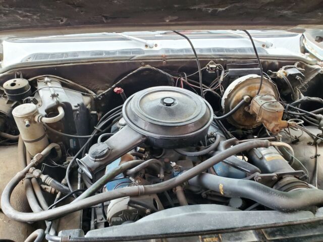 Chevrolet Suburban 1977 image number 16