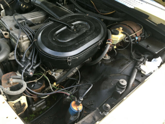 Mercedes-Benz 200-Series 1977 image number 36