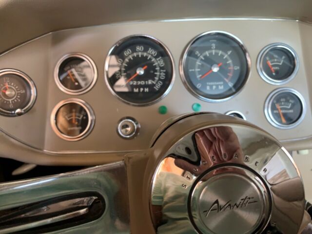 Studebaker Avanti 1963 image number 2