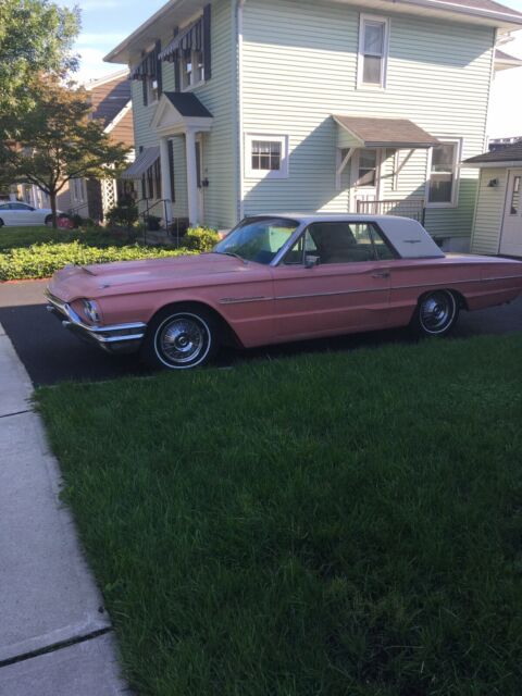 Ford Thunderbird Hardtop 1964 image number 1