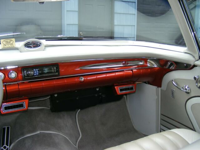 Oldsmobile Super 88 1957 image number 20
