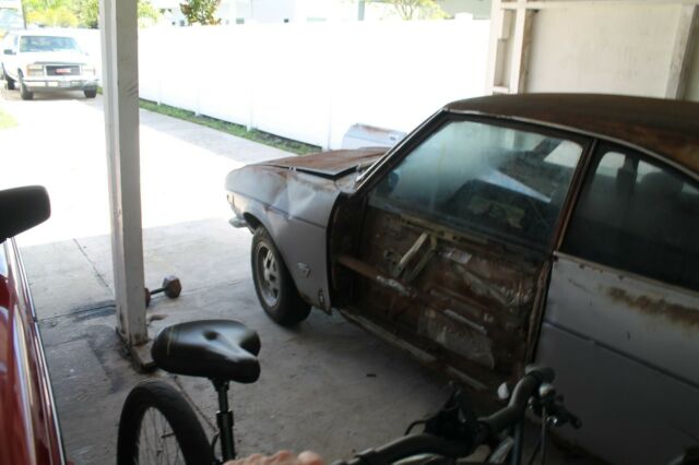 Mazda RX-2 1973 image number 4