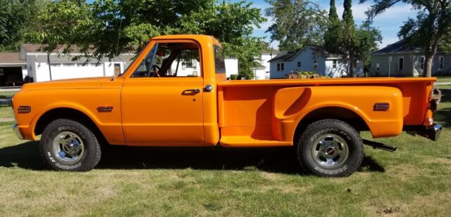 GMC Sierra 1970 image number 2
