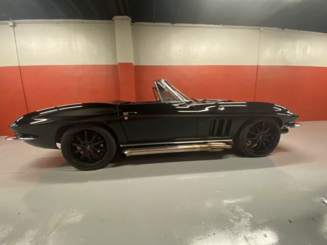 Chevrolet Corvette 1965 image number 4