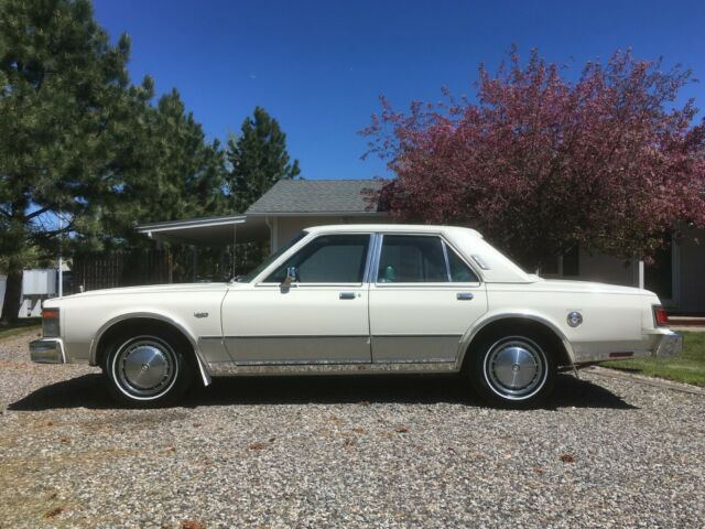 Chrysler LeBaron 1979 image number 12