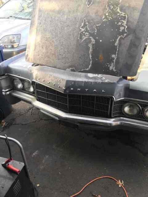 Lincoln Continental 1969 image number 18