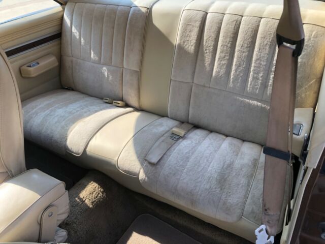 Plymouth Valiant 1976 image number 11