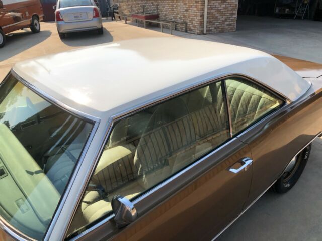 Plymouth Valiant 1976 image number 9