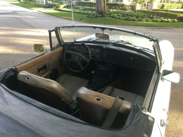 MG MGB 1979 image number 12