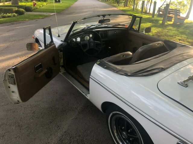 MG MGB 1979 image number 7