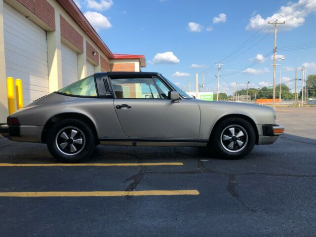 Porsche 911 1977 image number 0