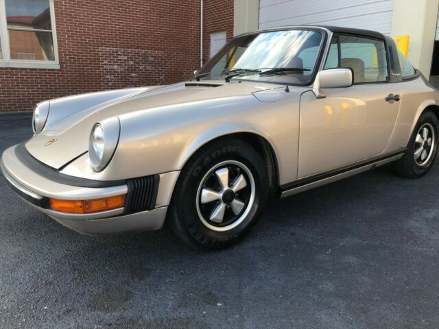 Porsche 911 1977 image number 26