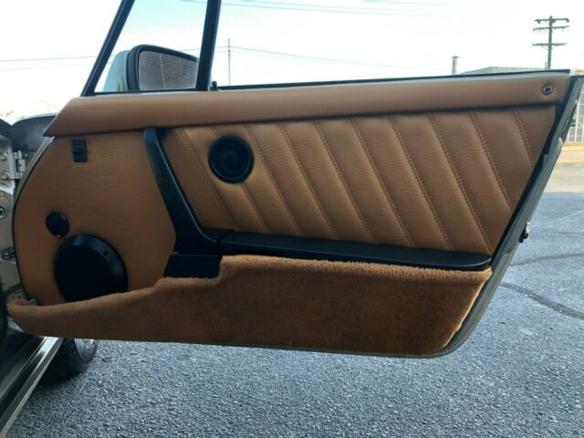 Porsche 911 1977 image number 37