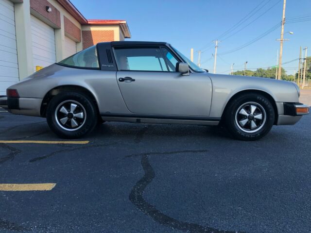 Porsche 911 1977 image number 4