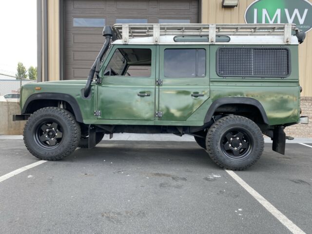 Land Rover Defender 1900 image number 11