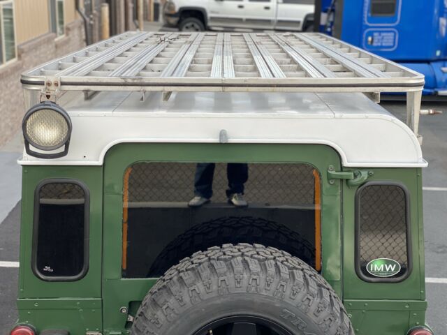 Land Rover Defender 1900 image number 16