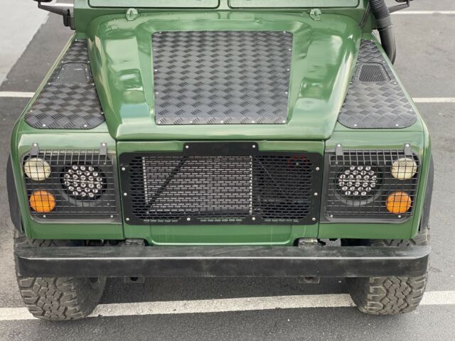 Land Rover Defender 1900 image number 29