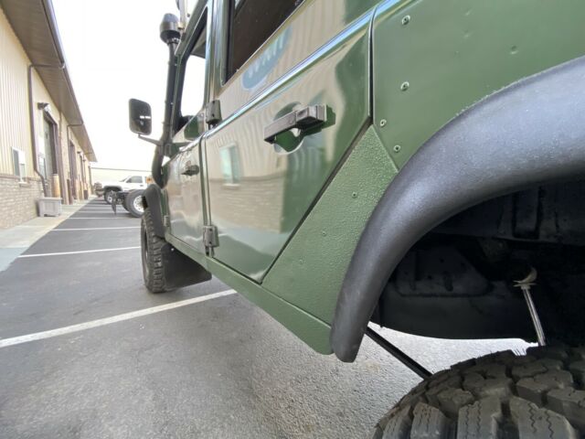Land Rover Defender 1900 image number 39