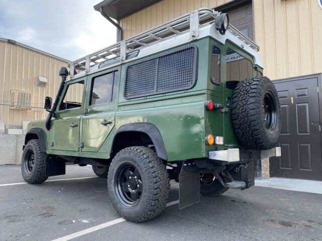 Land Rover Defender 1900 image number 9