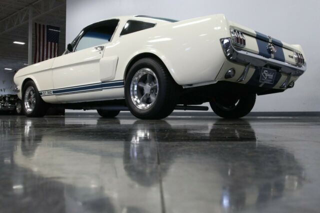 Ford Mustang 1965 image number 2