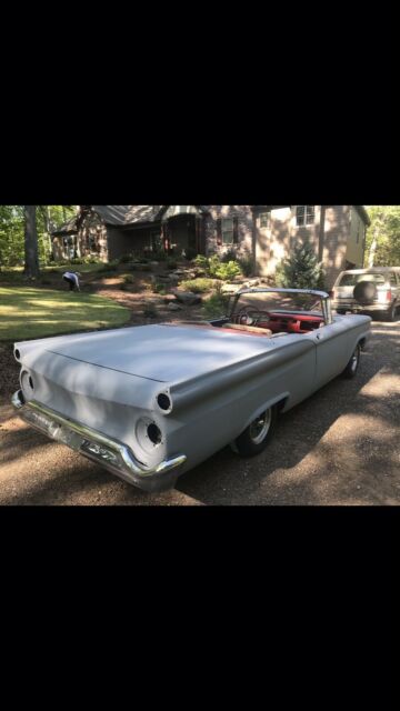 Ford Galaxie Skyliner 1959 image number 0
