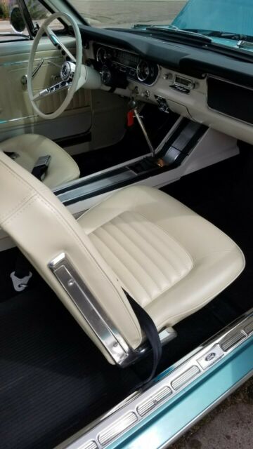 Ford Mustang 1965 image number 23