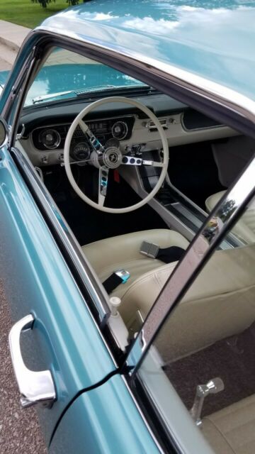 Ford Mustang 1965 image number 26