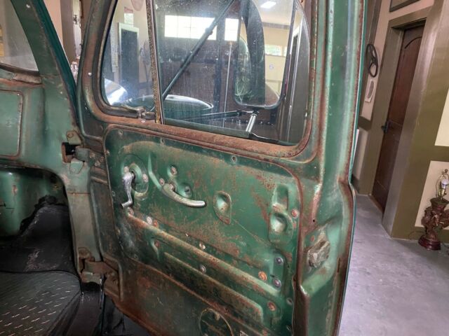 Mack B61 1965 image number 12