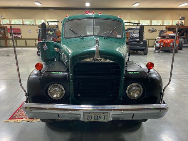 Mack B61 1965 image number 23