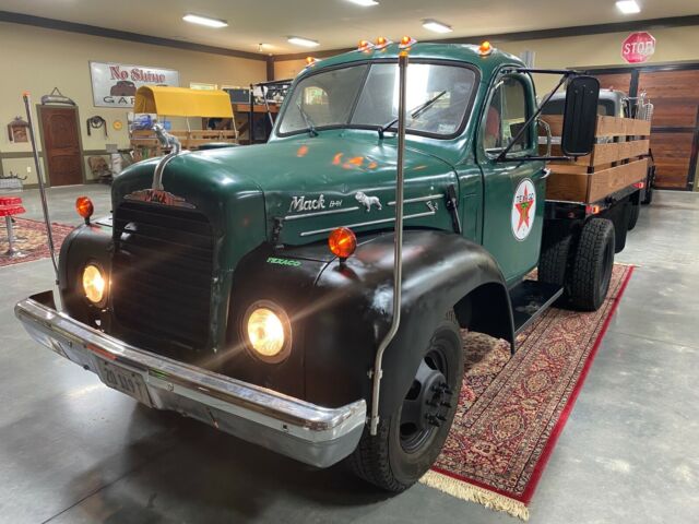 Mack B61 1965 image number 3