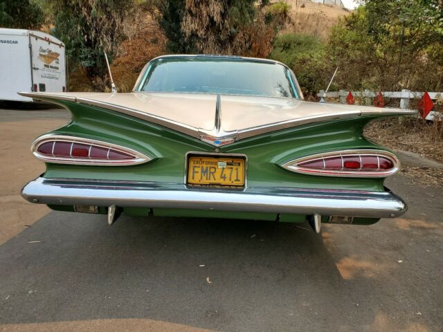 Chevrolet Impala 1959 image number 17