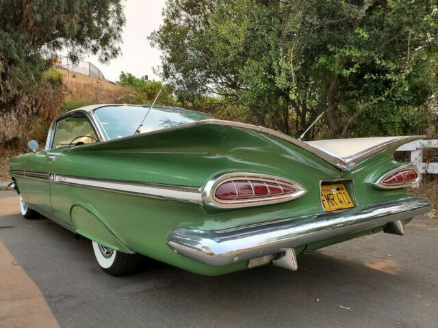 Chevrolet Impala 1959 image number 2