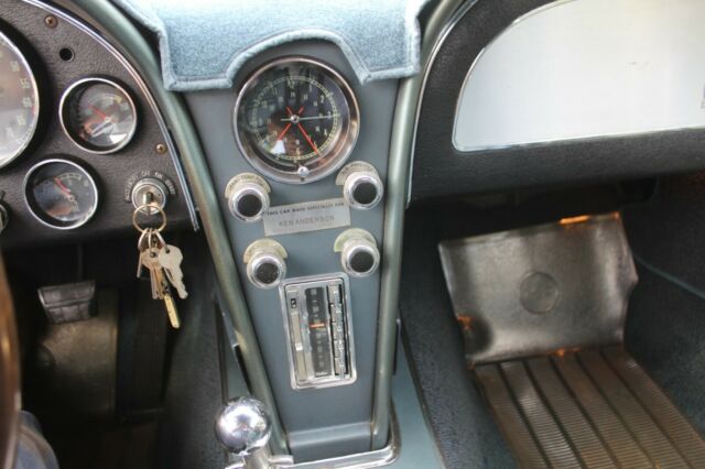 Chevrolet Corvette 1967 image number 12