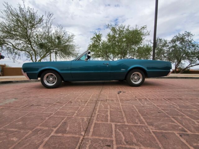 Oldsmobile Cutlass 1966 image number 24