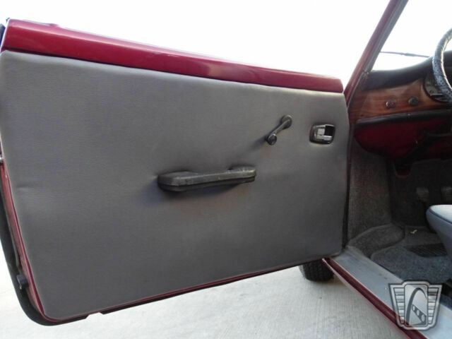 Volkswagen Karmann Ghia 1974 image number 34