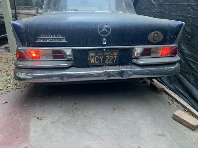 Mercedes-Benz 220 S 1965 image number 19