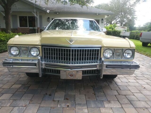 Cadillac Coupe DeVille 1973 image number 15