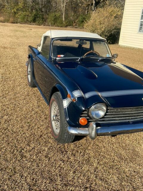 Triumph TR250 1968 image number 1