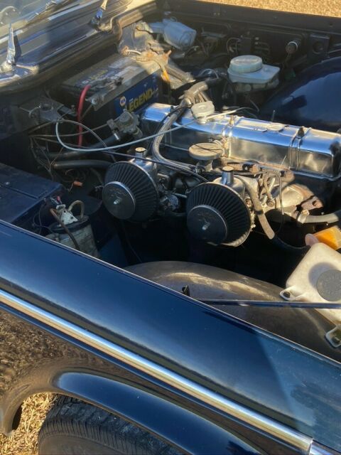 Triumph TR250 1968 image number 16