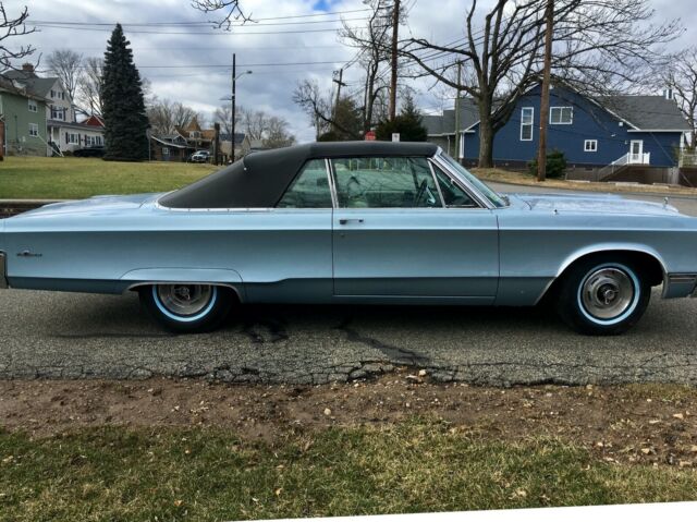 Chrysler 300 Series 1967 image number 10