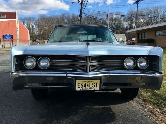 Chrysler 300 Series 1967 image number 2