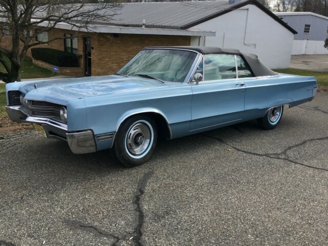 Chrysler 300 Series 1967 image number 20