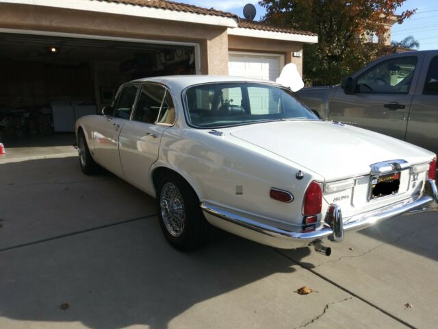 Jaguar XJ6 1973 image number 6