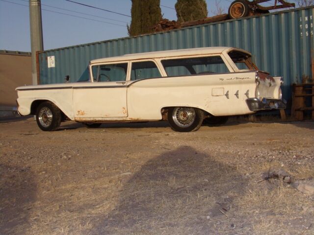 Ford Fairlane 1959 image number 2