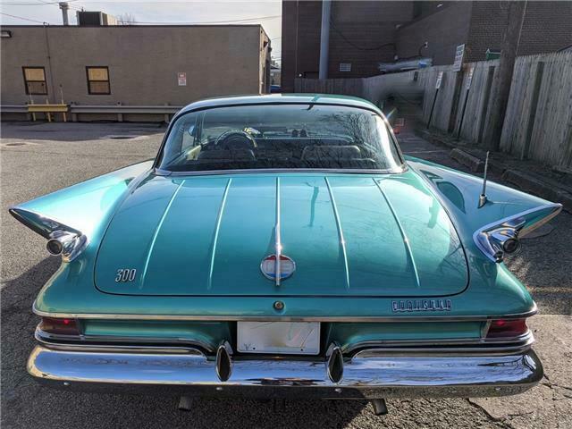 Chrysler 300 Series 1961 image number 12