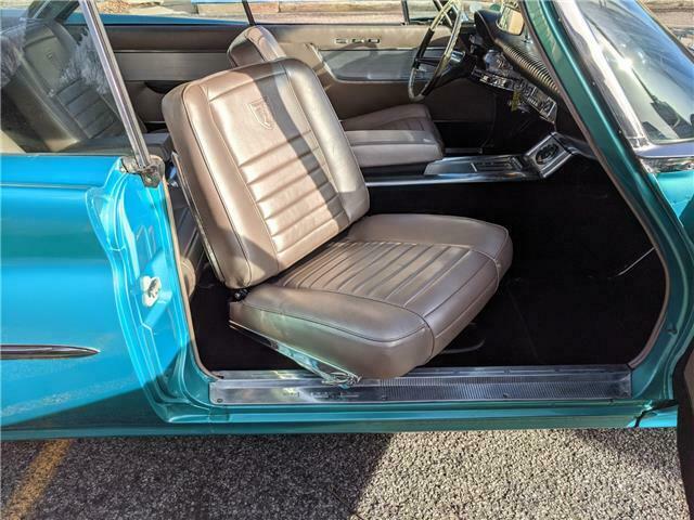 Chrysler 300 Series 1961 image number 22