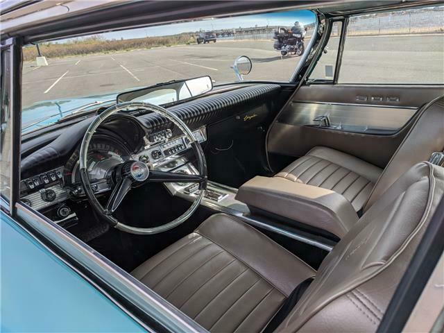 Chrysler 300 Series 1961 image number 25