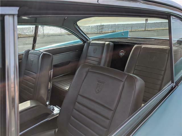 Chrysler 300 Series 1961 image number 40