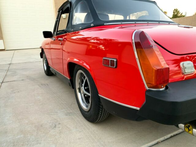 MG Midget 1976 image number 25