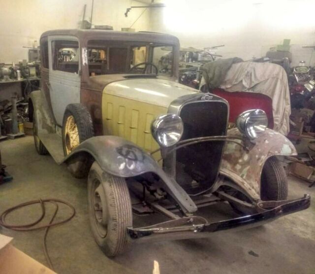 Chevrolet 5 Passenger Coupe 1932 image number 3